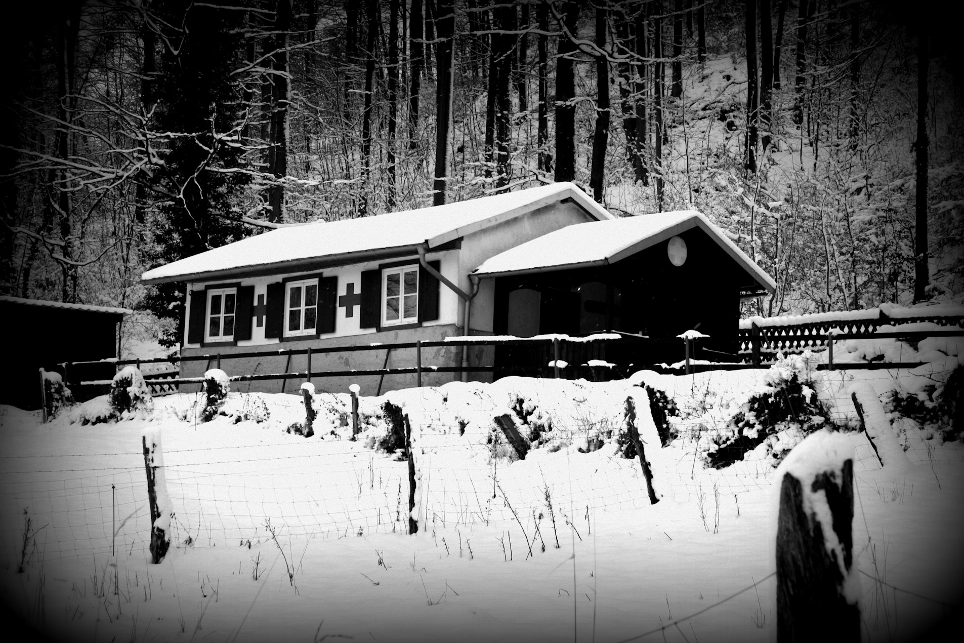 Bild "Home:Huette_im_Winter.jpg"